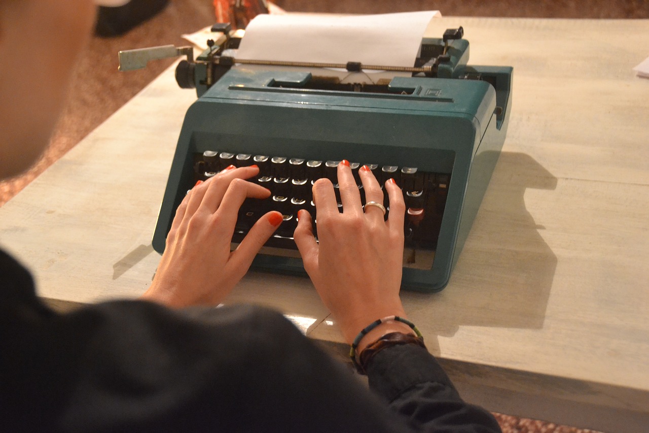 typewriter, secretary, write-3641865.jpg